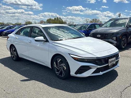 2025 Hyundai ELANTRA SEL