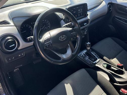 2020 Hyundai KONA SEL Plus