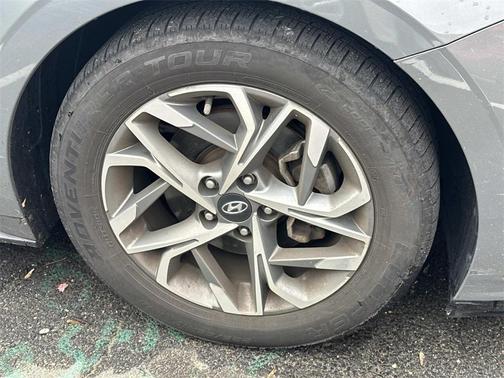 2022 Hyundai SONATA SEL