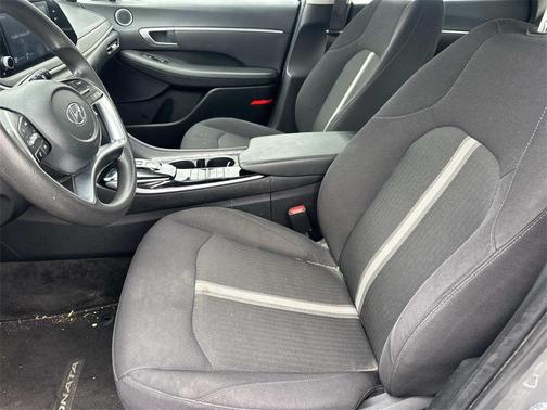 2022 Hyundai SONATA SEL