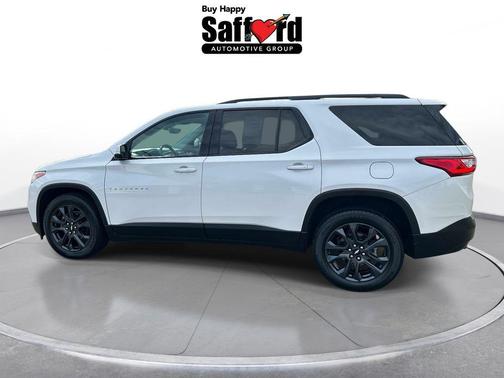 Iridescent Pearl Tricoat 2020 Chevrolet Traverse RS