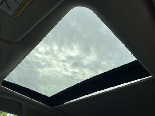 Gun Metallic 2017 Nissan Rogue SL