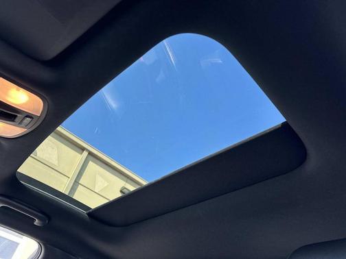 2020 Hyundai Veloster Base