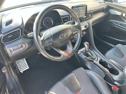 2020 Hyundai Veloster Base