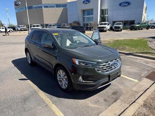 2022 Ford Edge Titanium