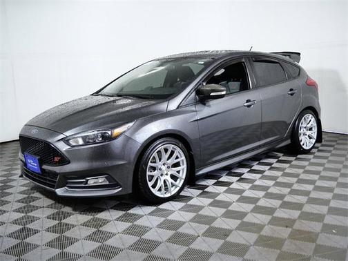 2017 Ford Focus ST 