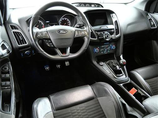 2017 Ford Focus ST 
