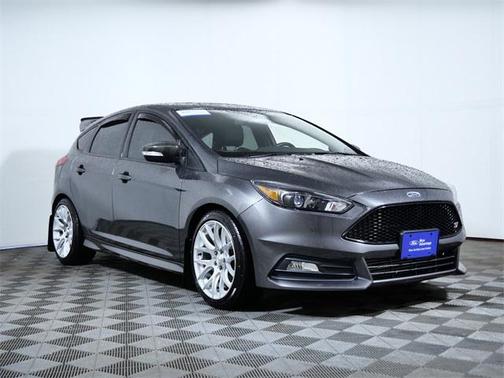 2017 Ford Focus ST 