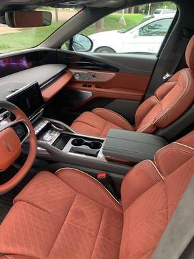2024 Lincoln Nautilus Black Label