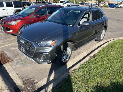 2022 Audi Q5 45 S line Premium