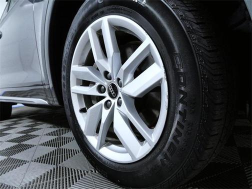 2022 Audi Q5 45 S line Premium