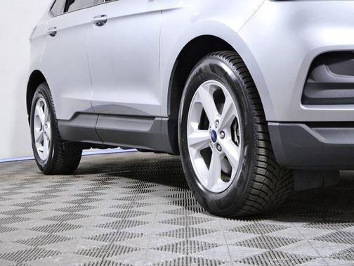 Silver Metallic 2020 Ford Edge SE