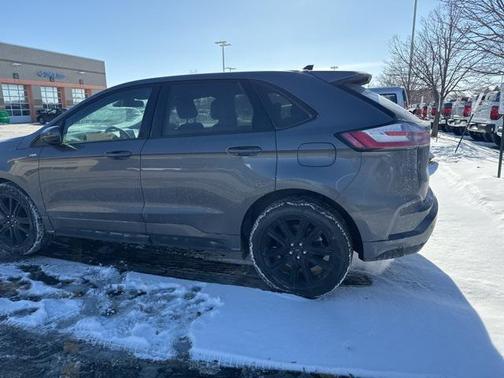 2022 Ford Edge ST Line