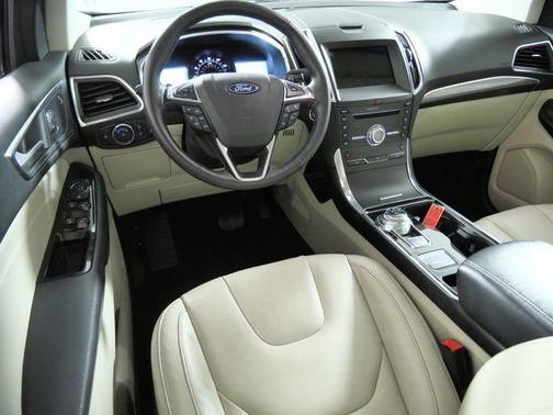 White Platinum Clearcoat Metallic 2019 Ford Edge Titanium