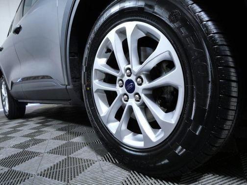 Gray Metallic 2021 Ford Escape SE