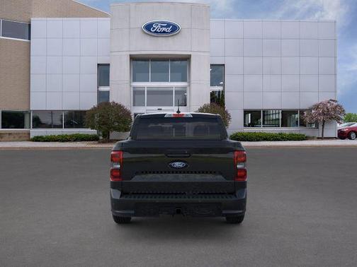 SHADOW BLACK 2026 Ford Maverick Lobo Standard