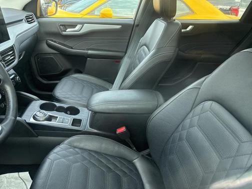 2023 Ford Escape Platinum