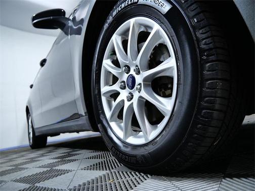 2016 Ford Fusion S