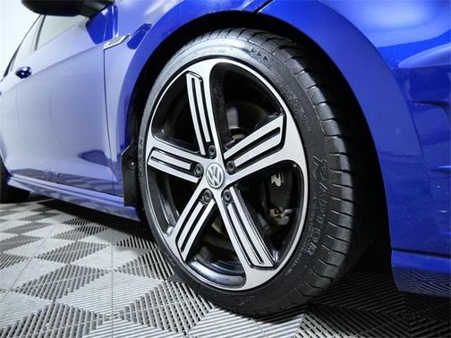 2016 Volkswagen Golf R 4-Door