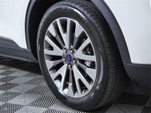 2022 Ford Escape Titanium