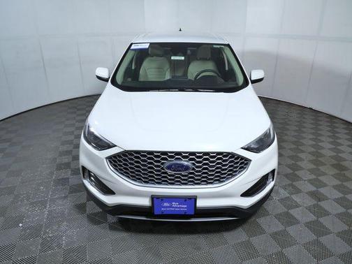 White Metallic 2024 Ford Edge SEL