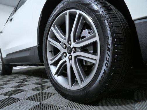 White Metallic 2023 Ford Edge Titanium