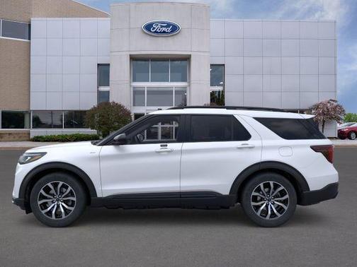 White Metallic 2026 Ford Explorer ST-Line