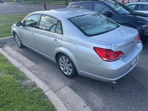 2005 Toyota Avalon XLS