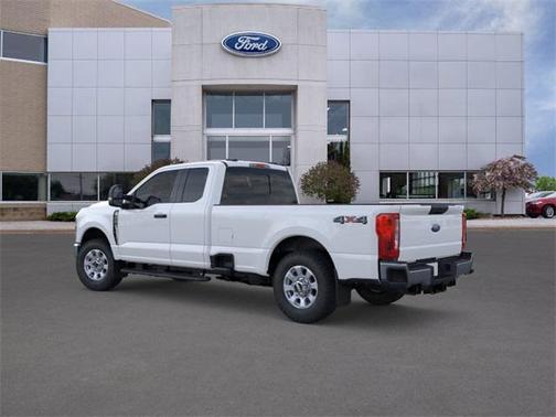 2025 Ford F-350 XLT