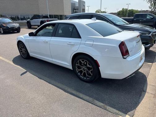 2016 Chrysler 300 S