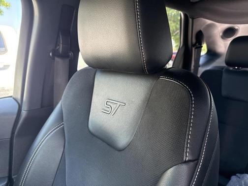 2022 Ford Edge ST