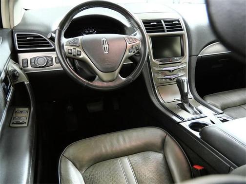 2013 Lincoln MKX Base