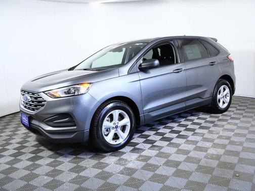 Gray Metallic 2022 Ford Edge SE