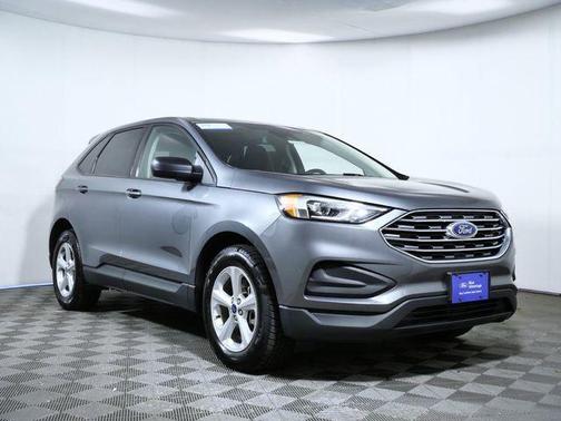 Gray Metallic 2022 Ford Edge SE