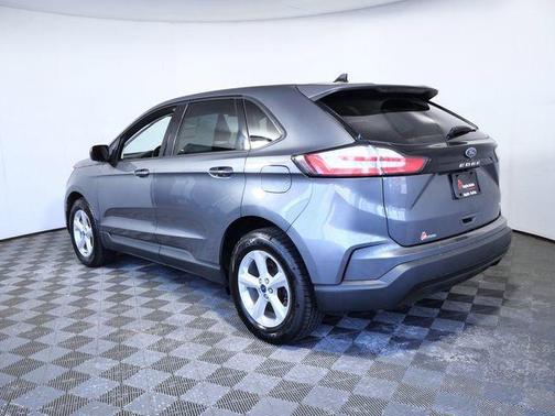 Gray Metallic 2022 Ford Edge SE