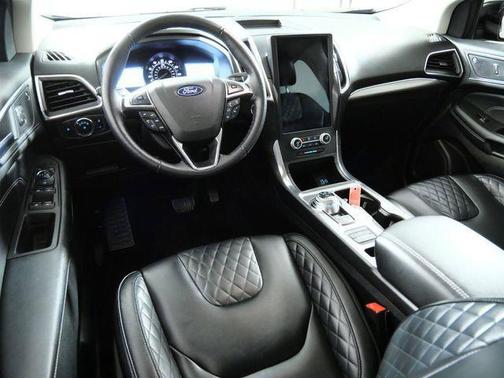 Black Metallic 2023 Ford Edge Titanium