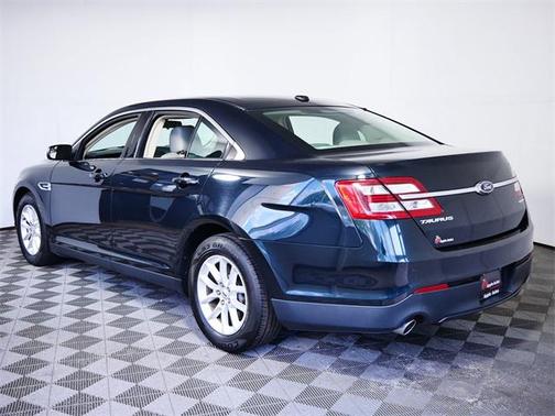 2015 Ford Taurus SE