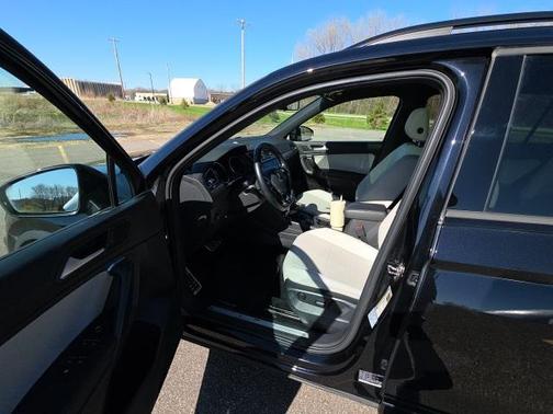 2021 Volkswagen Tiguan 2.0T SE R-Line Black 4MOTION