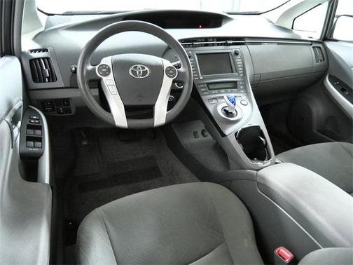2010 Toyota Prius III