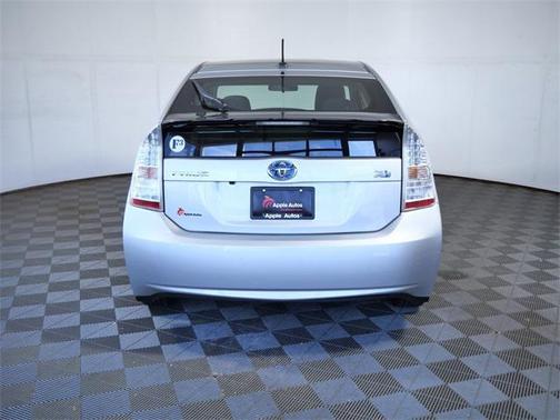 2010 Toyota Prius III