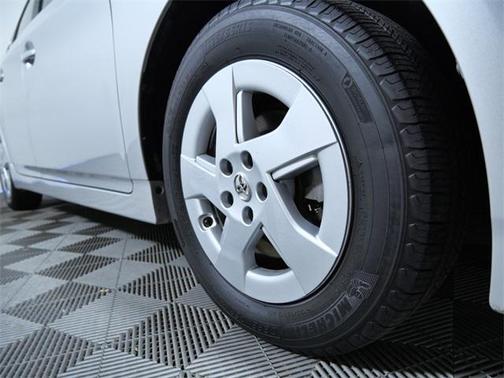 2010 Toyota Prius III