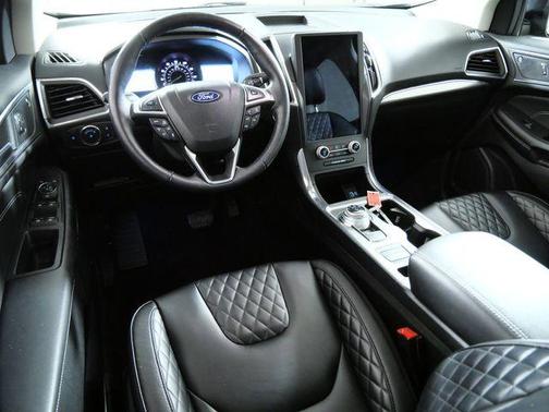 Black Metallic 2023 Ford Edge Titanium