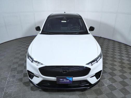 Star White Metallic Tri-Coat 2023 Ford Mustang Mach-E GT