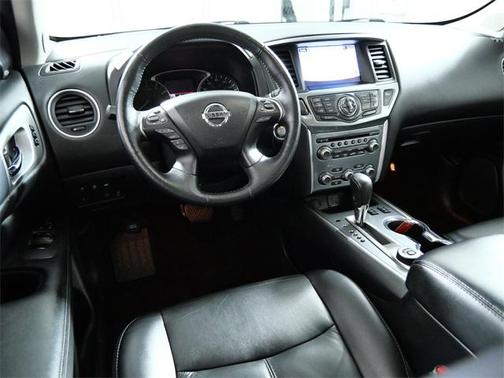 2019 Nissan Pathfinder SL
