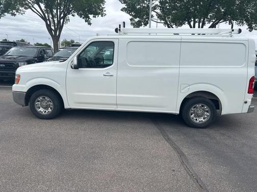 2014 Nissan NV Cargo NV2500 HD SV V6