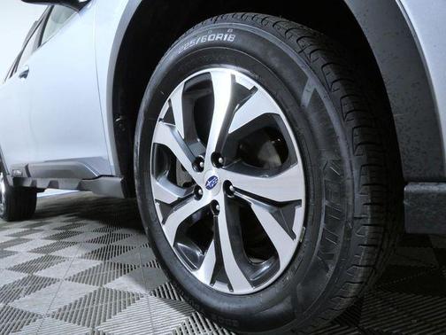 Ice Silver Metallic 2022 Subaru Outback Limited