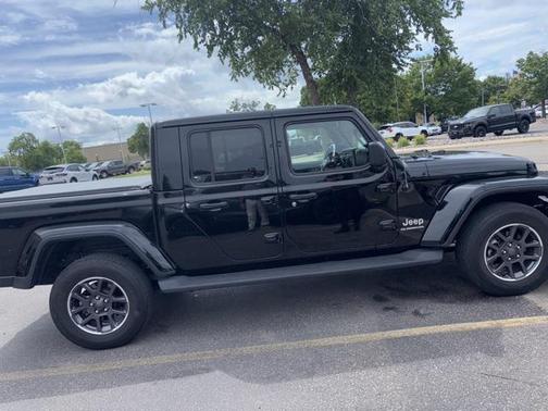 2022 Jeep Gladiator Overland