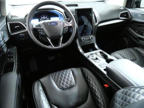 Green Metallic 2024 Ford Edge Titanium