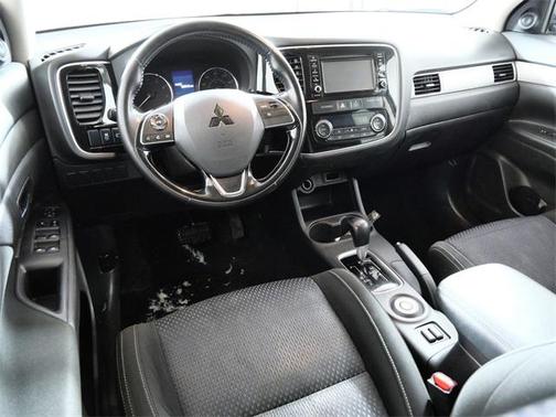 2016 Mitsubishi Outlander SE