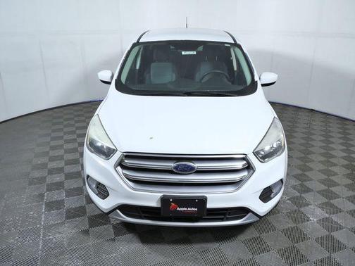 Oxford White 2017 Ford Escape SE